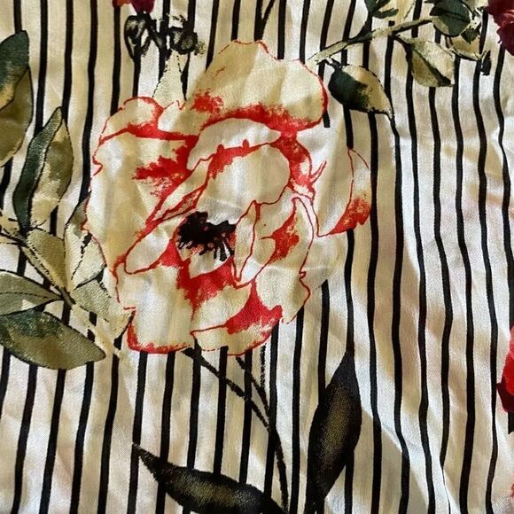 2 for $30 NWT Max Studio Floral Gray White Red Silk Scarf One SZ #1241 - Picture 5 of 7